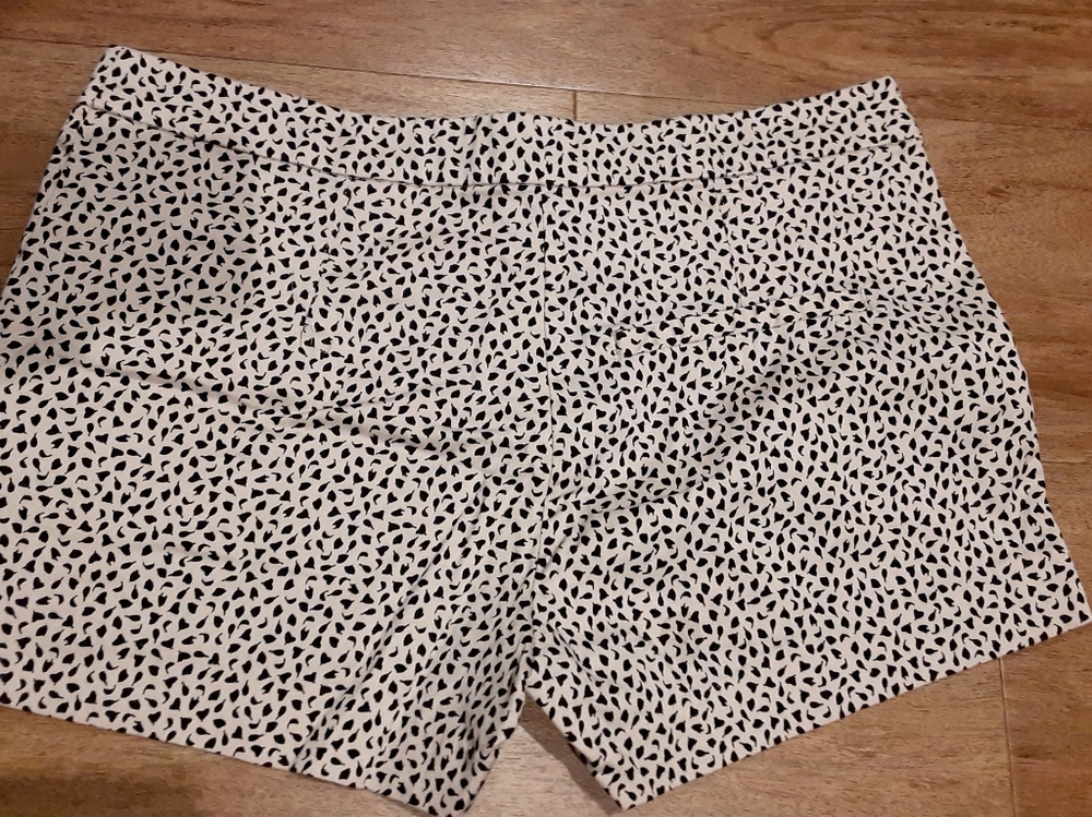 Hm shorts Size 10.